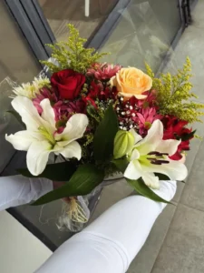 divina-floricultura-assinatura-flores-1